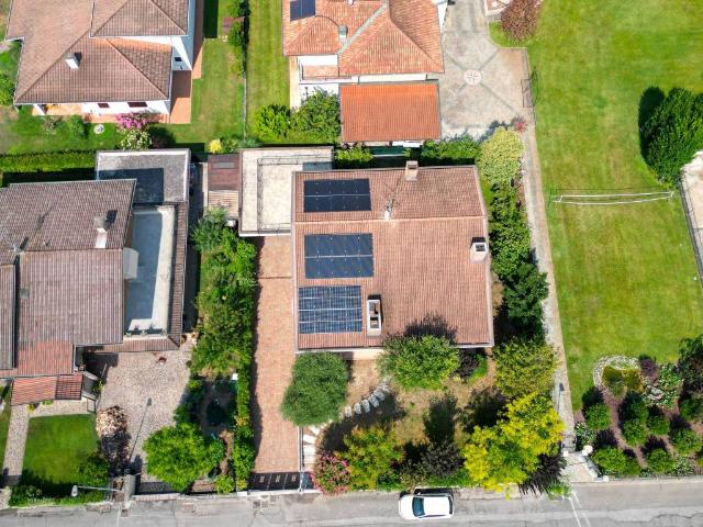 Villa Indipendente in vendita a Remedello, Lombardia