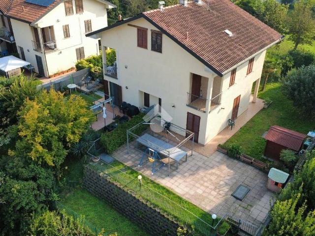 Villa Indipendente in vendita a Chiesuola, Renate
