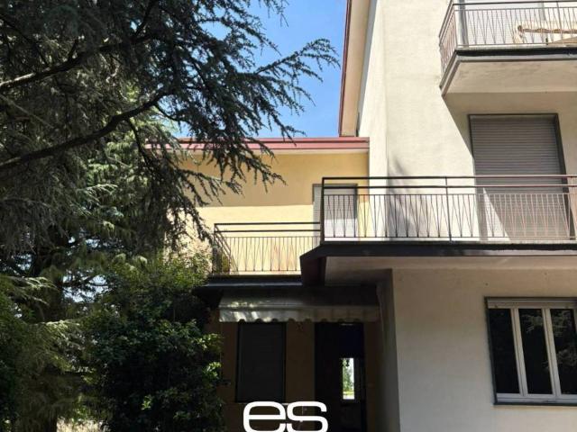 Villa Indipendente in vendita a Renate, Lombardia