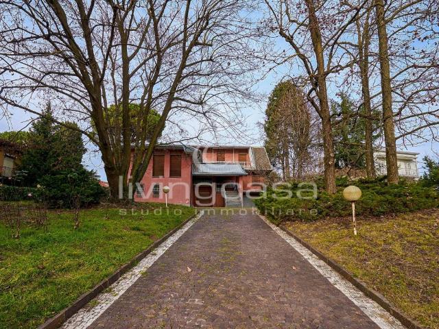 Villa Indipendente in vendita a Chiesuola, Renate