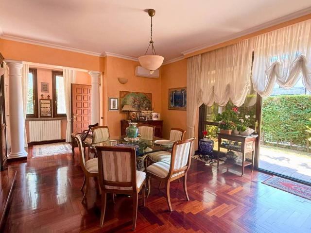 Villa Indipendente in vendita a Chiesuola, Renate