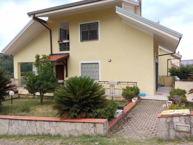 Villa Indipendente in vendita a Calabria, Cosenza