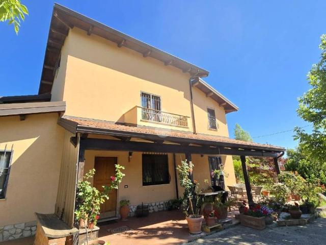 Villa Indipendente in vendita a Calabria, Cosenza