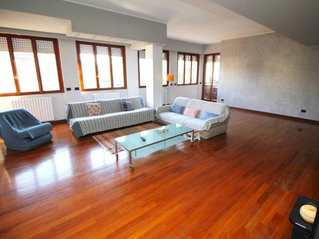Villa Indipendente in vendita a San Carlo, Rescaldina