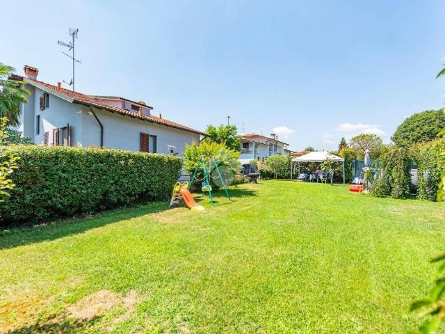 Villa Indipendente in vendita a Rescaldina, Lombardia