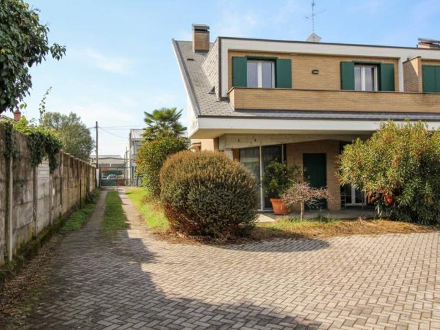 Villa Schiera in vendita a Canazza, Rescaldina