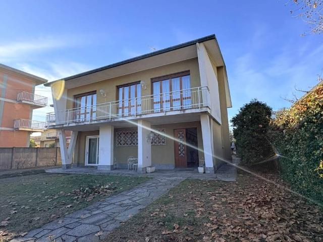 Villa Indipendente in vendita a Serrandi, Rescaldina