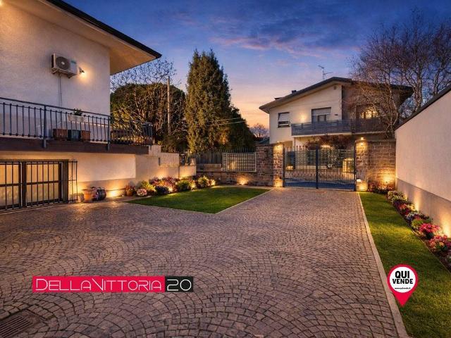 Villa Indipendente in vendita a Rescaldina, Lombardia