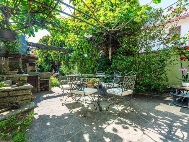 Villa Indipendente in vendita a Rescaldina, Lombardia