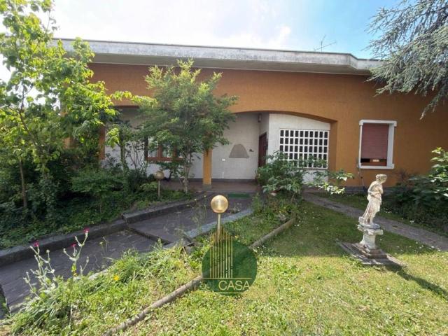 Villa Indipendente in vendita a Ravello, Rescaldina