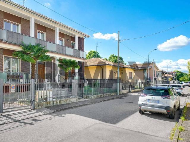 Villa Indipendente in vendita a Rescaldina, Lombardia