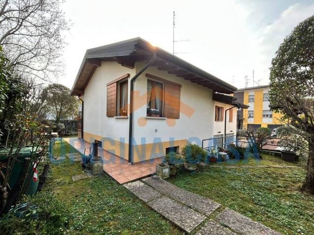 Villa Indipendente in vendita a Treponti, Rezzato