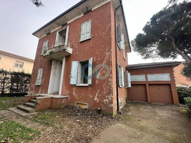 Villa Indipendente in vendita a Rezzato, Lombardia