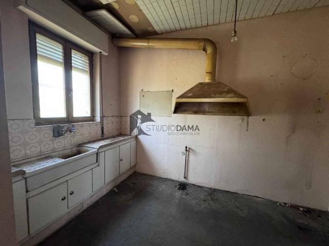 Villa Indipendente in vendita a Rezzato, Brescia