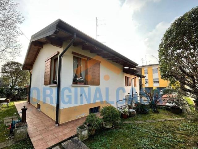 Villa Indipendente in vendita a Treponti, Rezzato