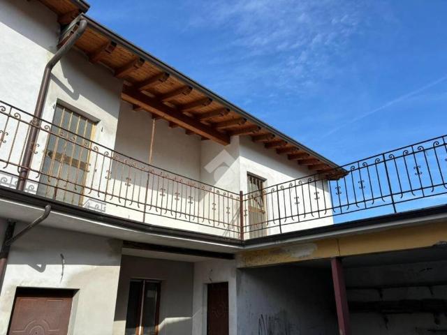 Villa Indipendente in vendita a Rezzato, Lombardia