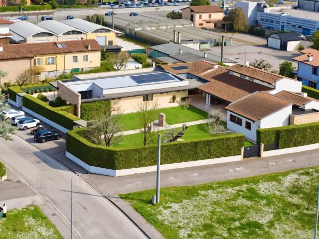Villa Indipendente in vendita a Cascina Malora, Rezzato