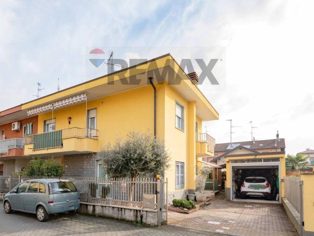 Villa Indipendente in vendita a Rho, Lombardia