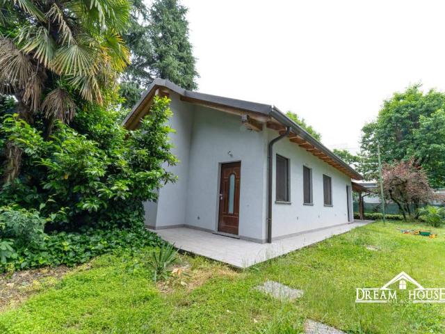 Villa Indipendente in vendita a Rho, Lombardia