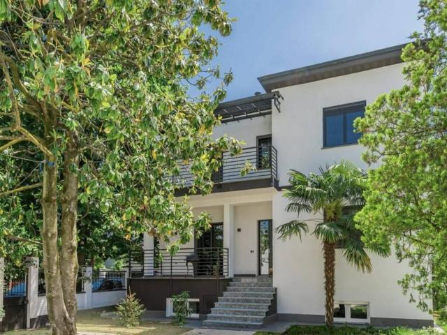 Villa Indipendente in vendita a Rho, Lombardia