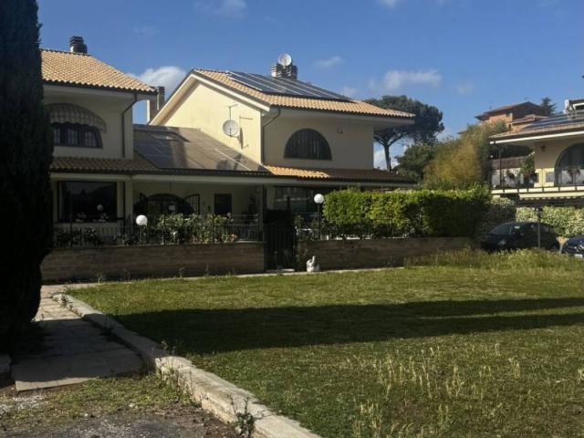 Villa Indipendente in vendita a Roma Capitale, Lazio