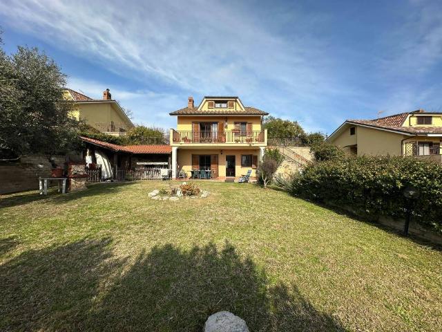 Villa Indipendente in vendita a Roma Capitale, Lazio