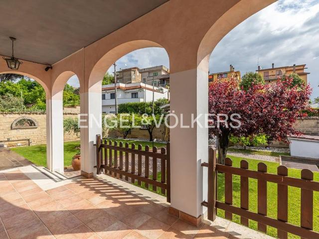 Villa Indipendente in vendita a Roma Capitale, Lazio