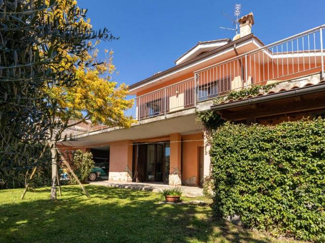 Villa Indipendente in vendita a Quadro, Roma Capitale