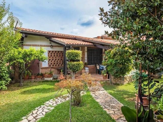 Villa Indipendente in vendita a Calabria, Vibo Valentia