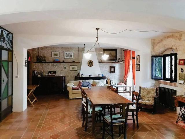 Villa Indipendente in vendita a Riccia, Molise