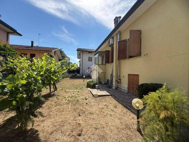 Villa Indipendente in vendita a Riccione, Reggio Emilia