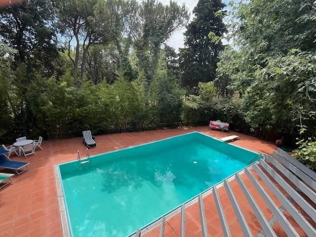 Villa Indipendente in vendita a Riccione, Reggio Emilia