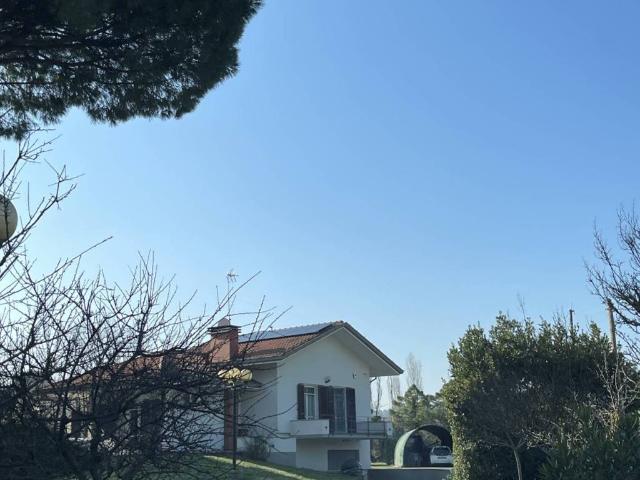 Villa Indipendente in vendita a Riccione, Reggio Emilia