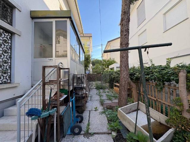 Villa Indipendente in vendita a Riccione, Reggio Emilia