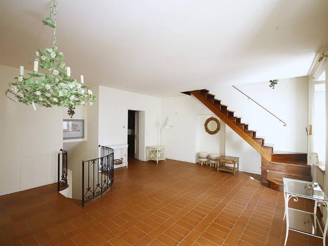 Villa Indipendente in vendita a Riccione, Reggio Emilia