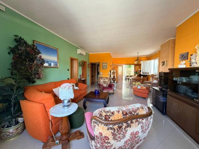 Villa Indipendente in vendita a Alba, Riccione