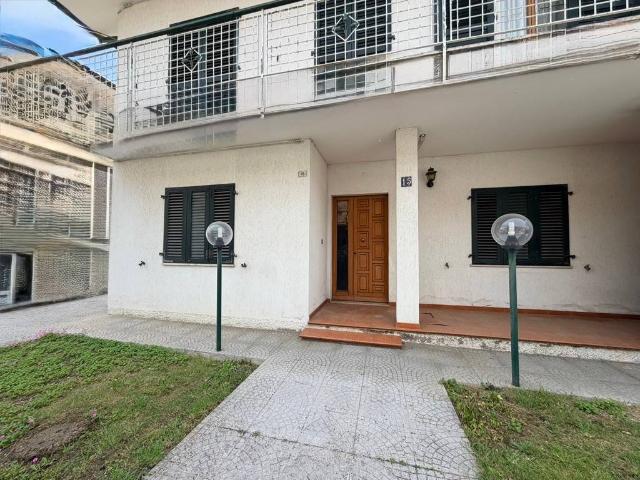 Villa Indipendente in vendita a Riccione, Reggio Emilia