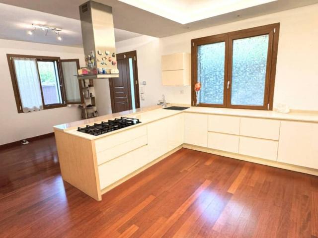 Villa Indipendente in vendita a San Lorenzo in Strada, Riccione