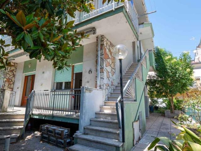 Villa Indipendente in vendita a Riccione, Reggio Emilia