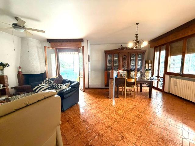Villa Indipendente in vendita a Riccione, Reggio Emilia