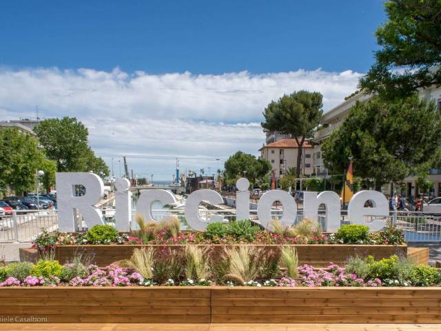 Villa Indipendente in vendita a Alba, Riccione