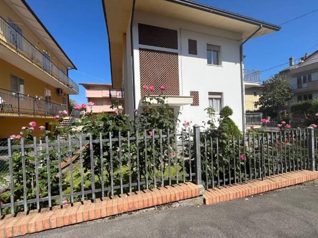 Villa Indipendente in vendita a Spontricciolo, Riccione