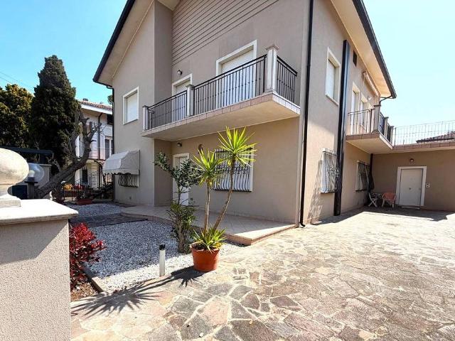 Villa Indipendente in vendita a Riccione, Reggio Emilia