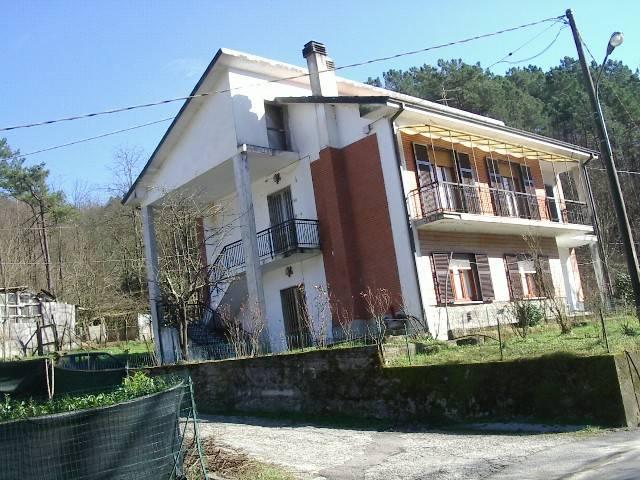 Villa Indipendente in vendita a Riccò Del Golfo, Liguria