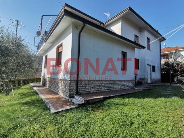 Villa Indipendente in vendita a Ponzò, Riccò Del Golfo