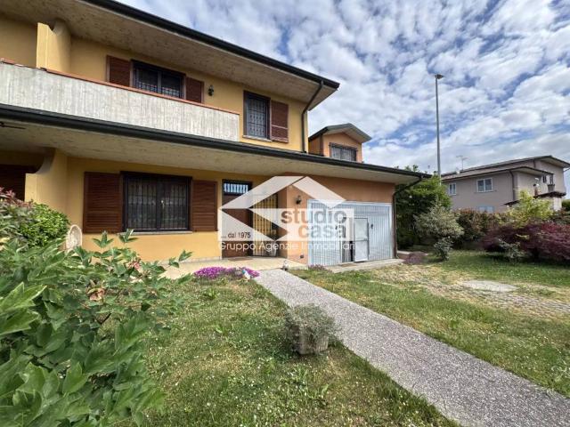Villa Indipendente in vendita a Ricengo, Lombardia