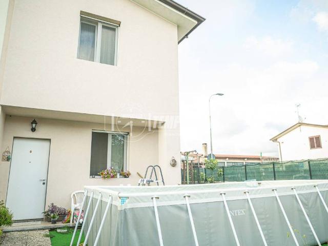 Villa Indipendente in vendita a Ricengo, Lombardia