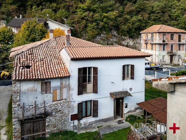 Villa Indipendente in vendita a Rieti, Lazio