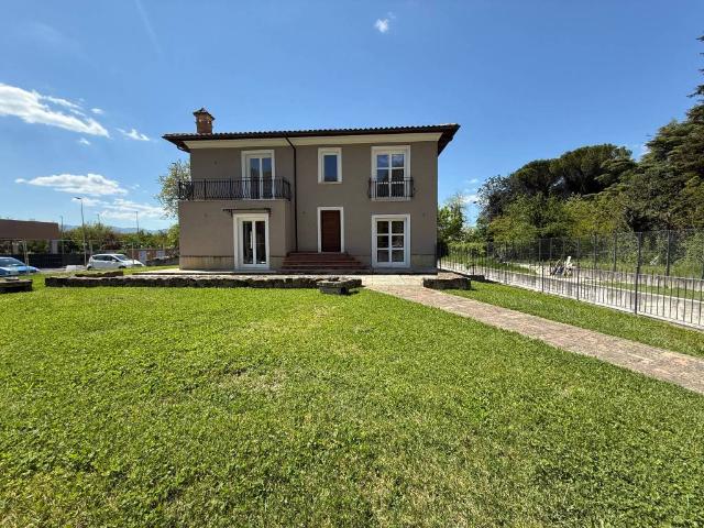 Villa Indipendente in vendita a Madonna del Cuore, Rieti
