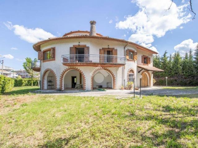 Villa Indipendente in vendita a Campoloniano, Rieti
